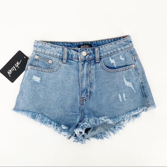 NWT Nasty Gal Don’t Distress About It Jean Shorts Size 4 - Picture 2 of 5
